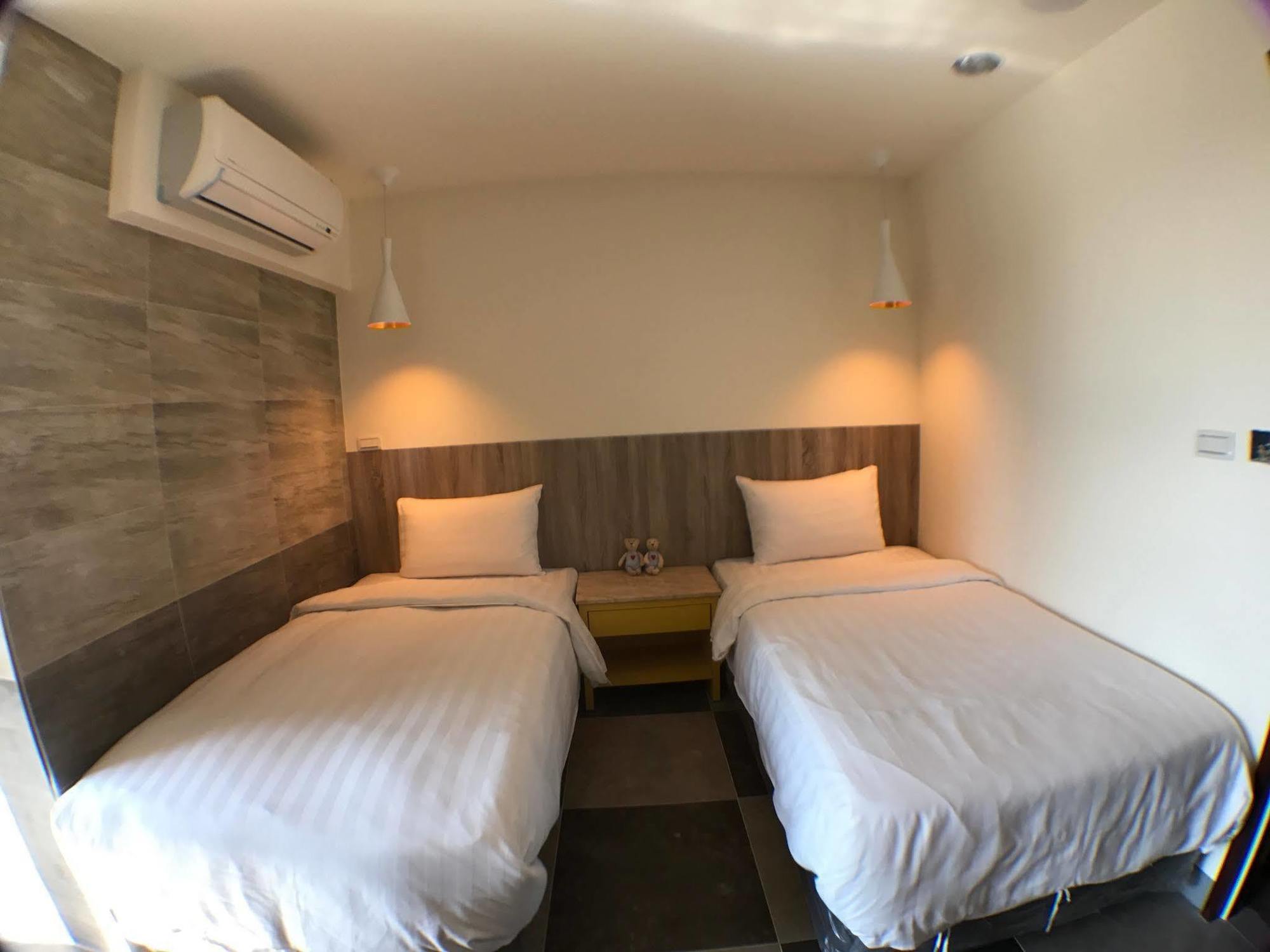 P&E Hotel Tainan Extérieur photo