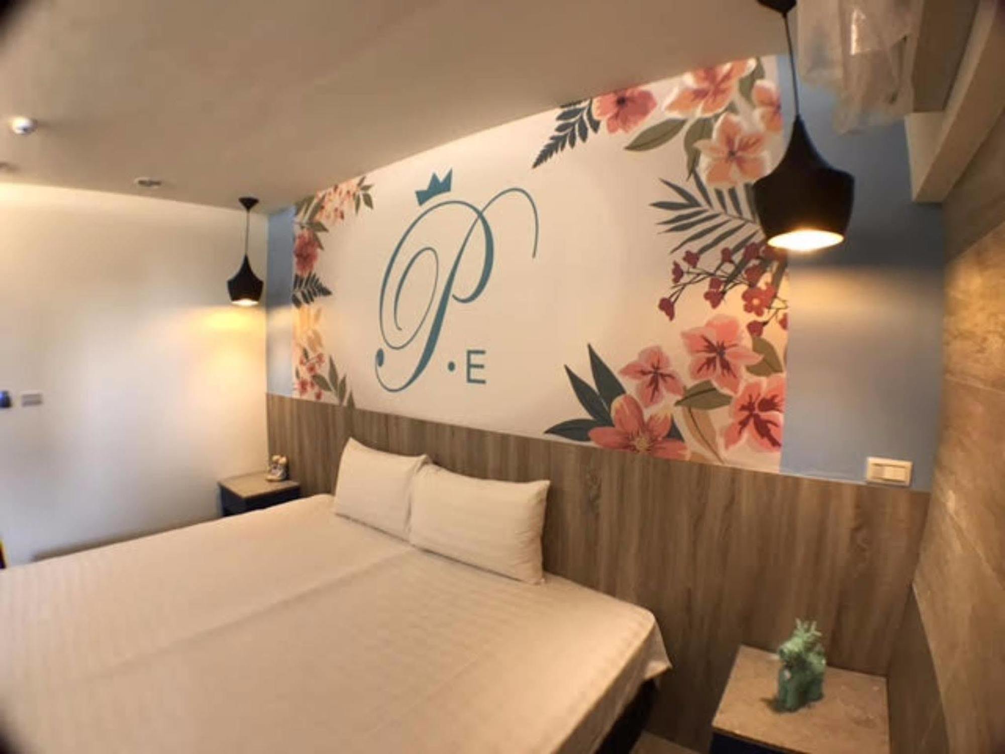 P&E Hotel Tainan Extérieur photo