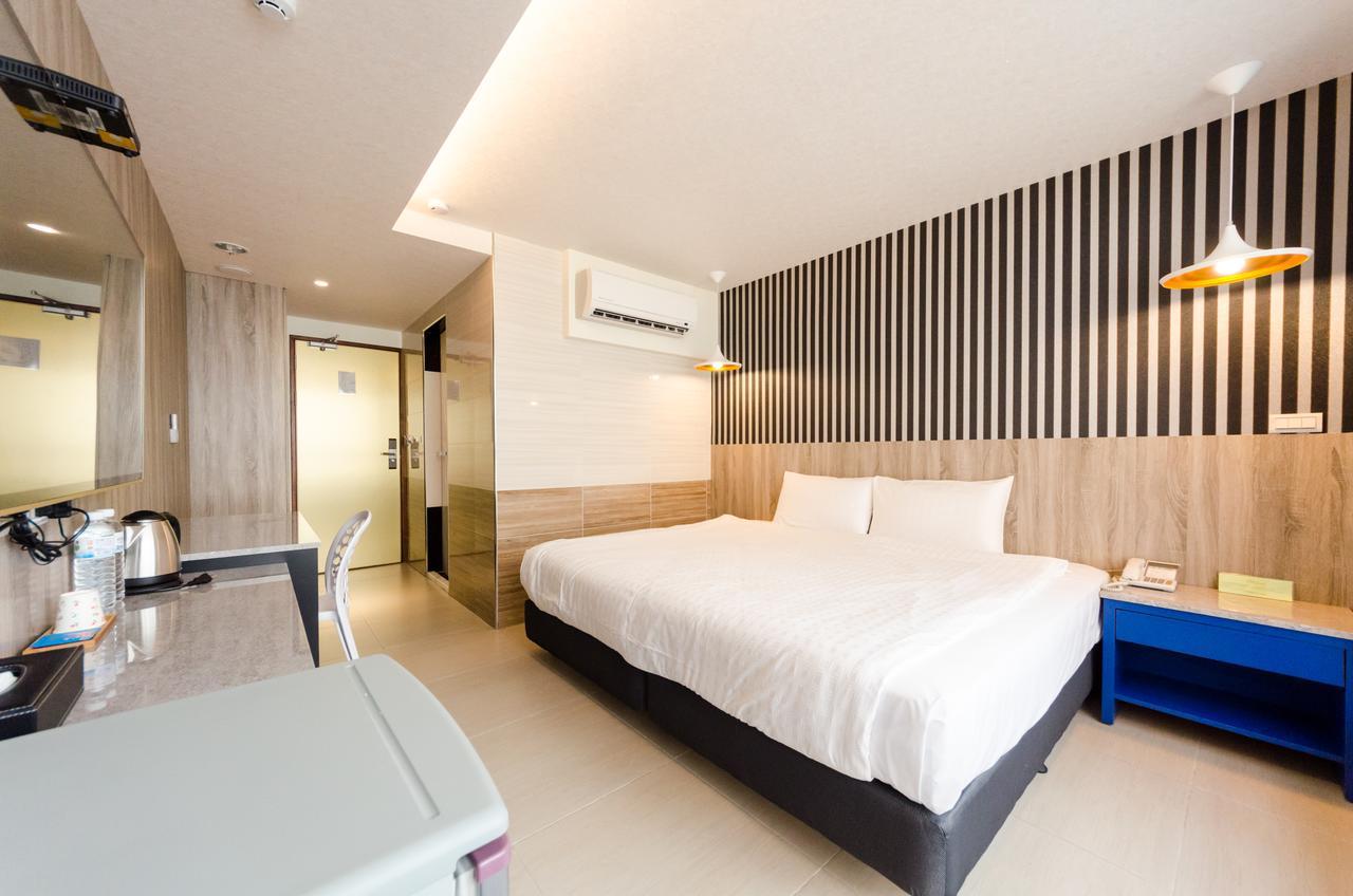 P&E Hotel Tainan Extérieur photo