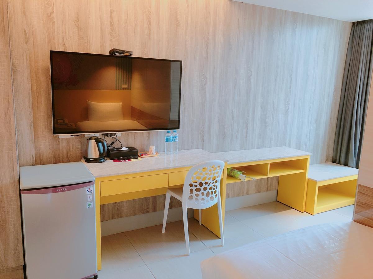 P&E Hotel Tainan Extérieur photo