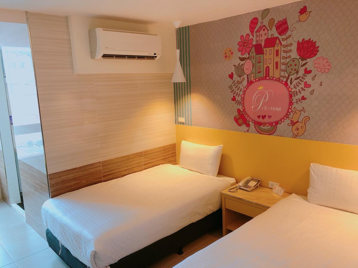 P&E Hotel Tainan Extérieur photo