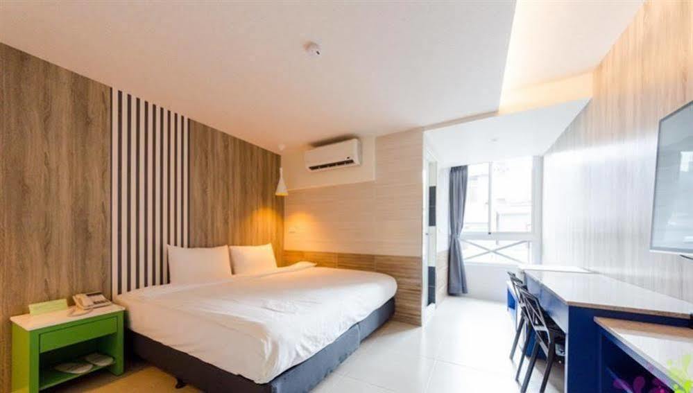 P&E Hotel Tainan Extérieur photo