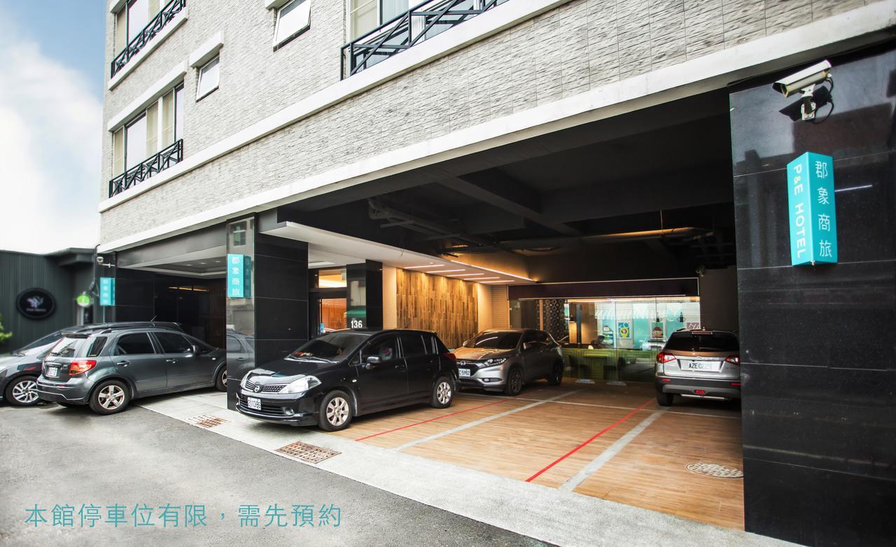 P&E Hotel Tainan Extérieur photo
