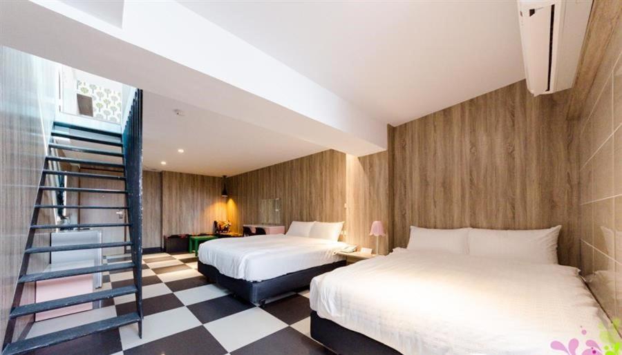 P&E Hotel Tainan Extérieur photo